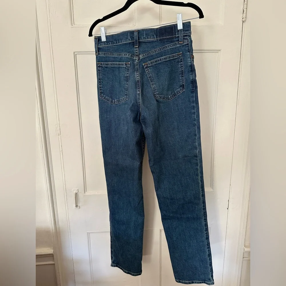 Abercrombie 90s Ultra High Rise straight Blue Jeans 2R NWT - Picture 2 of 4
